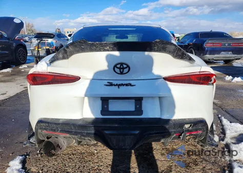 2021 Toyota Supra Base z USA, uszkodzony, nr VIN WZ1DB0C07MW042001
